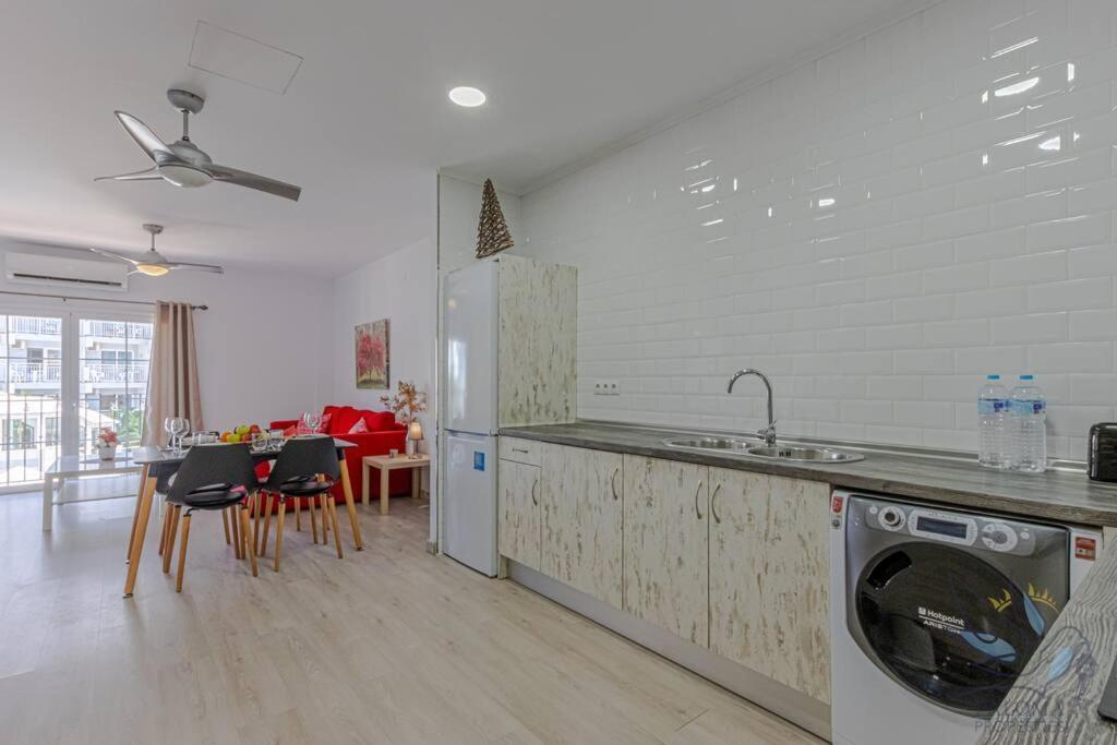 Apartament Benalroma Spacious 50 Mt From The Benalmádena