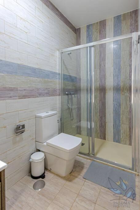 Benalroma Spacious 50 Mt From The Apartament